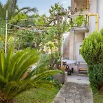 3 Bedroom Awesome Apartment In Pula