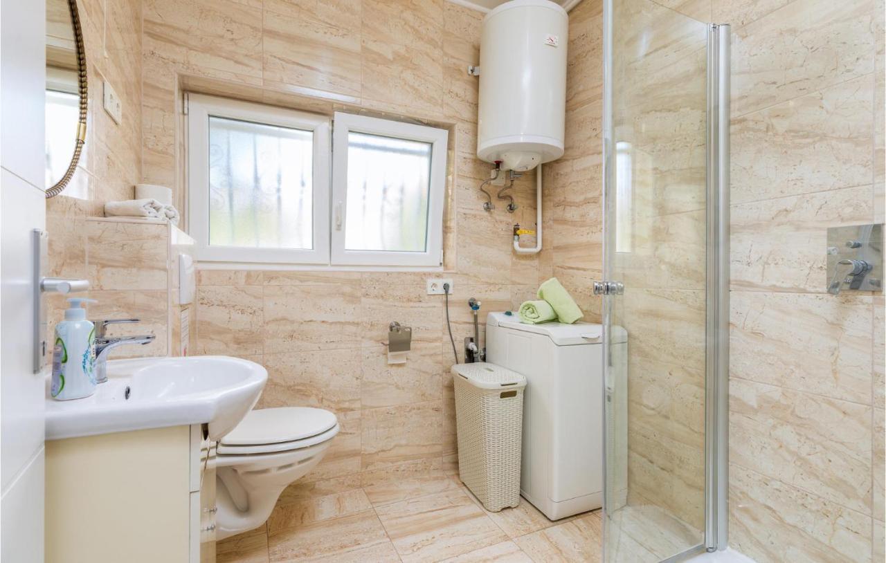 Apartma 3 Bedroom Awesome Apartment In Pula