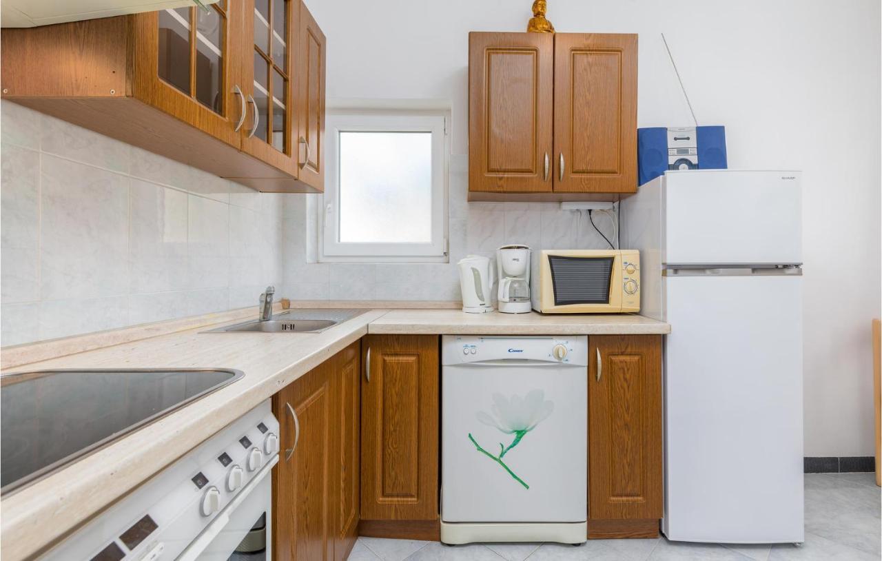 Apartma 3 Bedroom Awesome Apartment In Pula