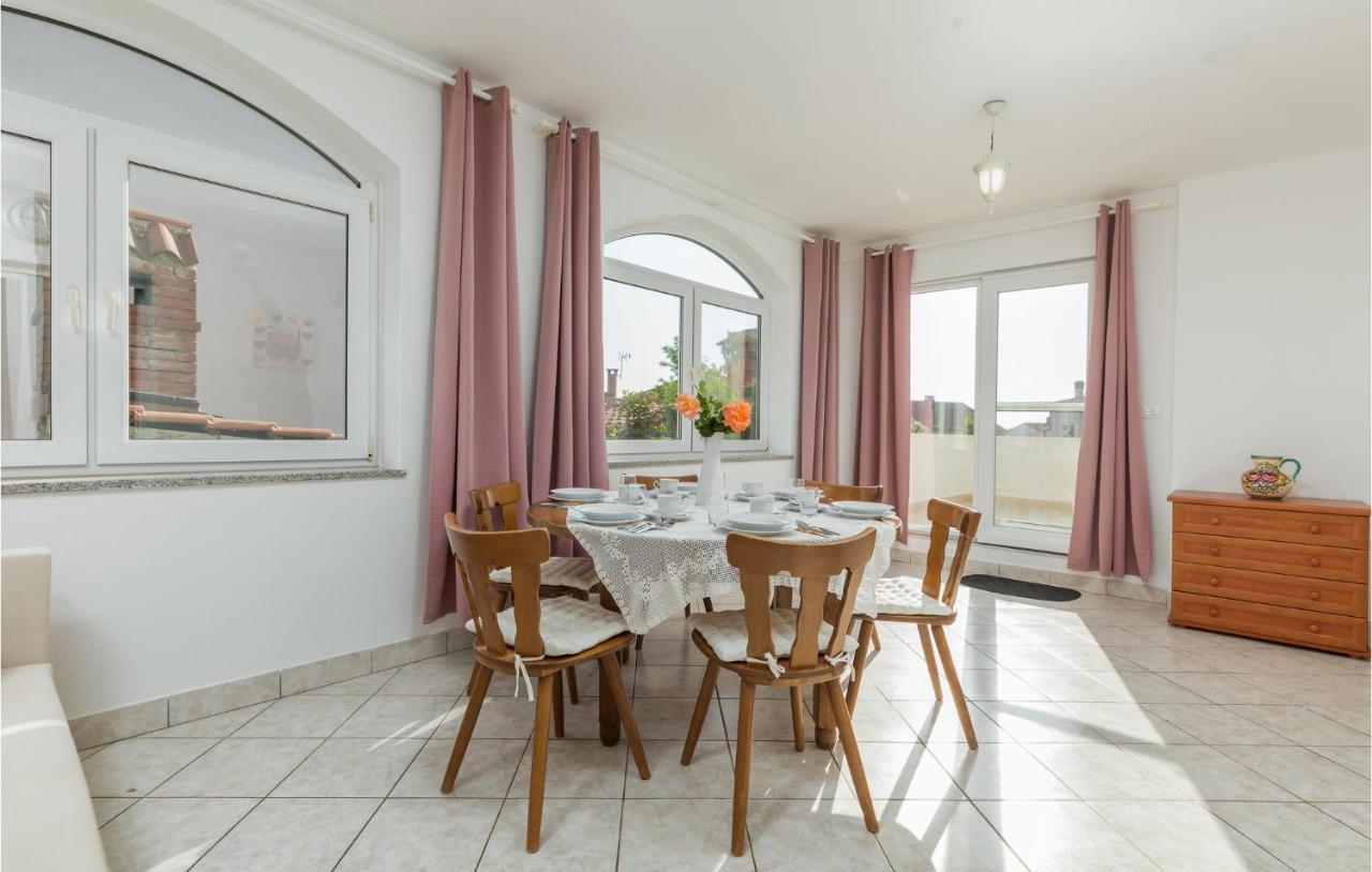 3 Bedroom Awesome Apartment In Pula Pula