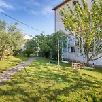 3 Bedroom Awesome Apartment In Pula