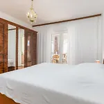 3 Bedroom Awesome Apartment In Pula
