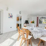 3 Bedroom Awesome Apartment In Pula