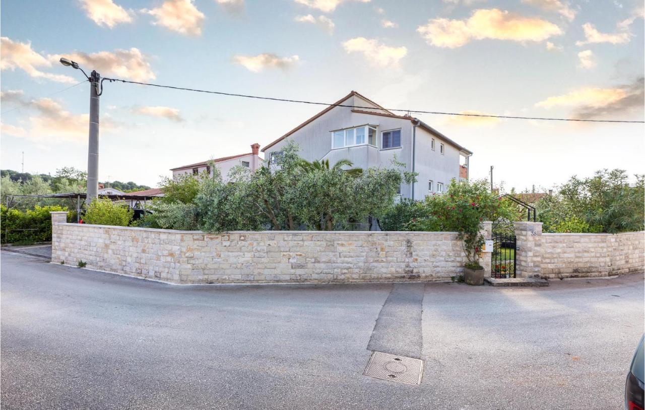 3 Bedroom Awesome Apartment In Pula *