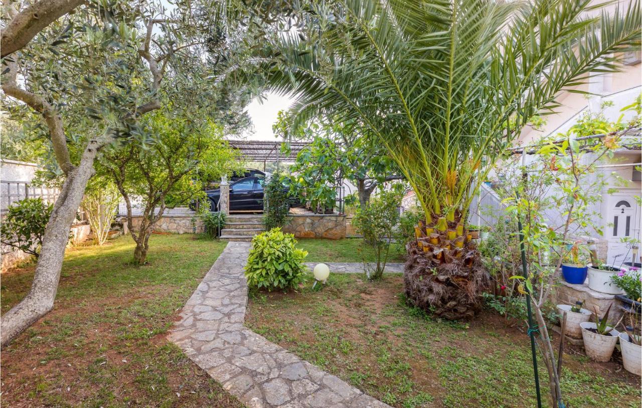 Apartmán 3 Bedroom Awesome In Pula