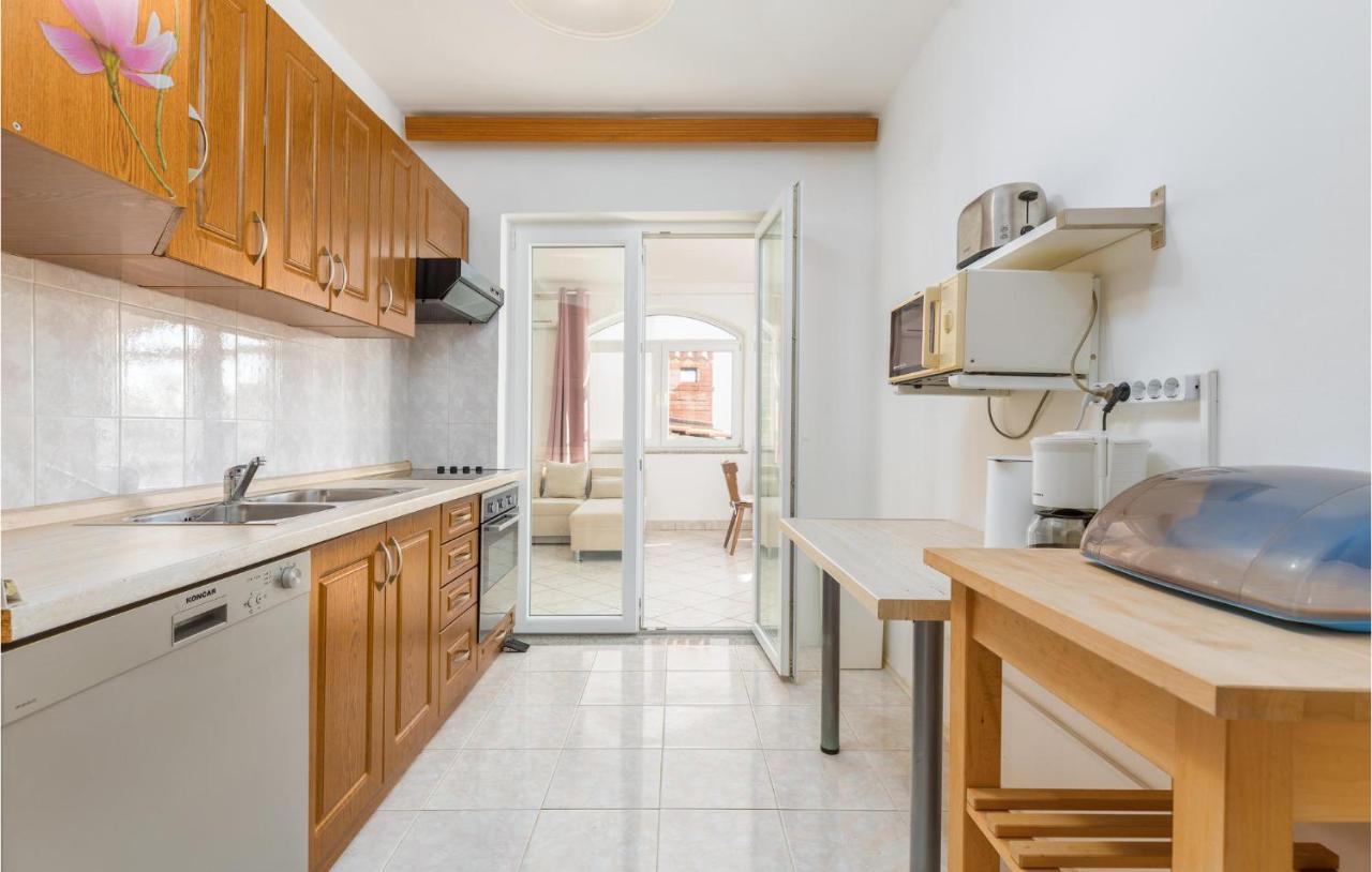 3 Bedroom Awesome Apartment In Pula Apartment