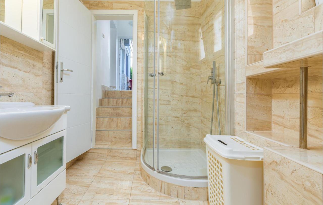 3 Bedroom Awesome Apartment In Pula * Pula
