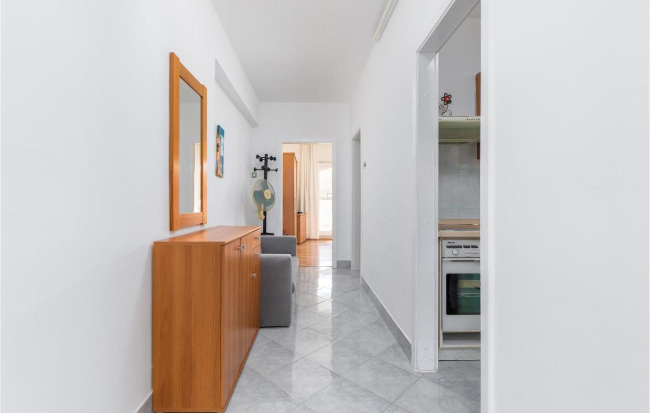 Apartment 3 Bedroom Awesome Apartment In Pula