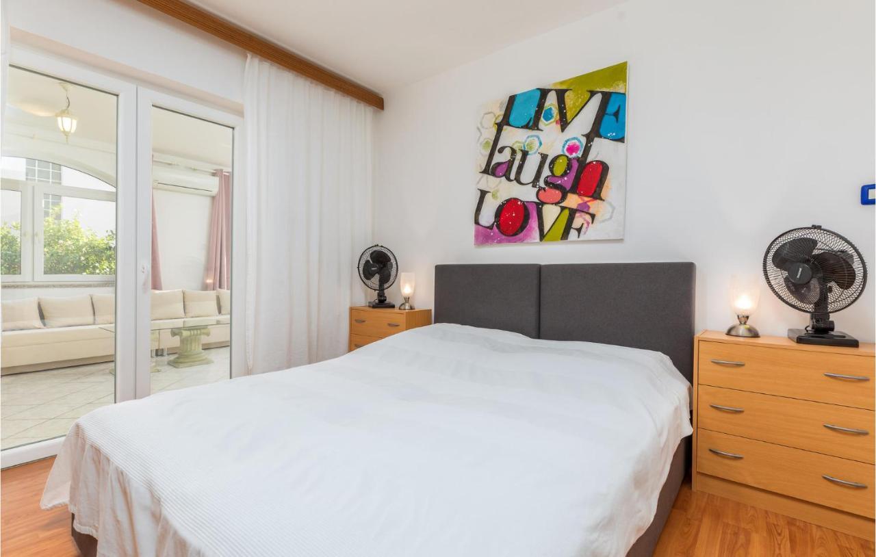 3 Bedroom Awesome Apartment In Pula Apartment *