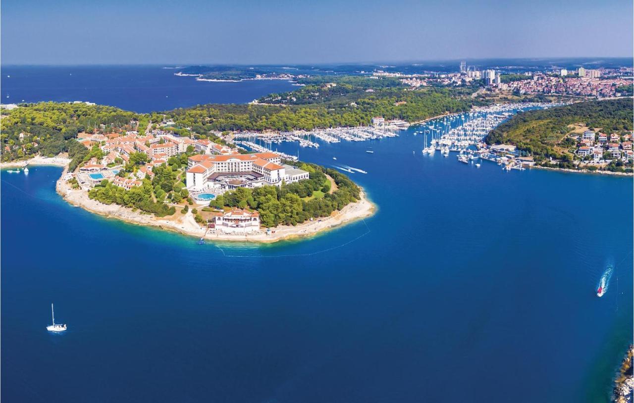 3 Bedroom Awesome Apartment In Pula Apartment
