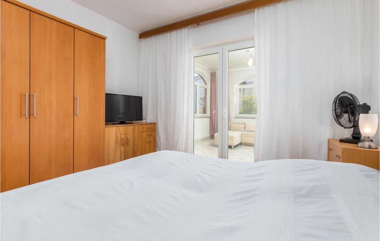 3 Bedroom Awesome Apartment In Pula