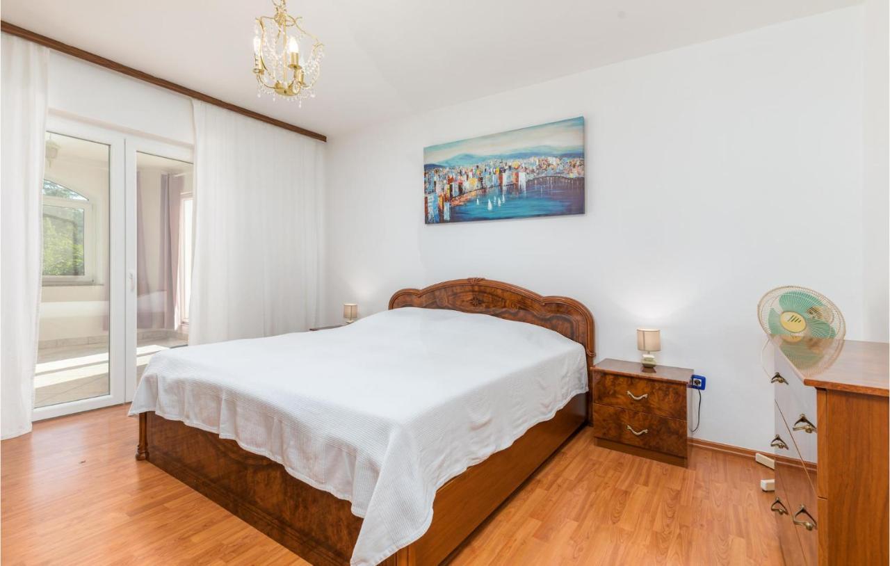 3 Bedroom Awesome Apartment In Pula * Pula